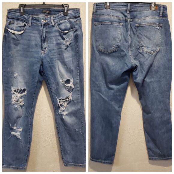 Judy Blue Womens Boyfriend Fit Jeans 14W Plus Blue Distressed Destroyed Denim - Picture 1 of 10
